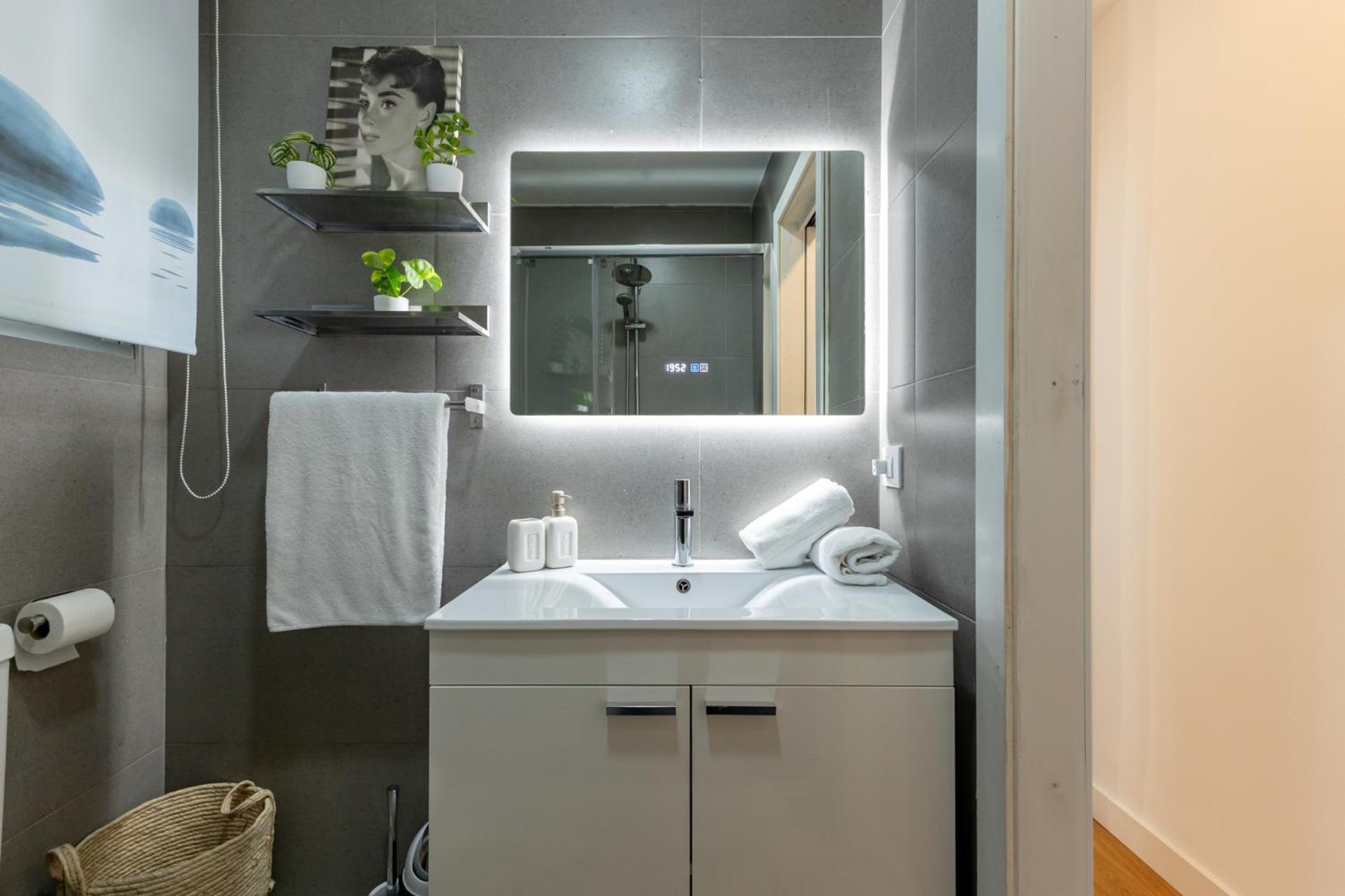 Apartment Isg Relator *
